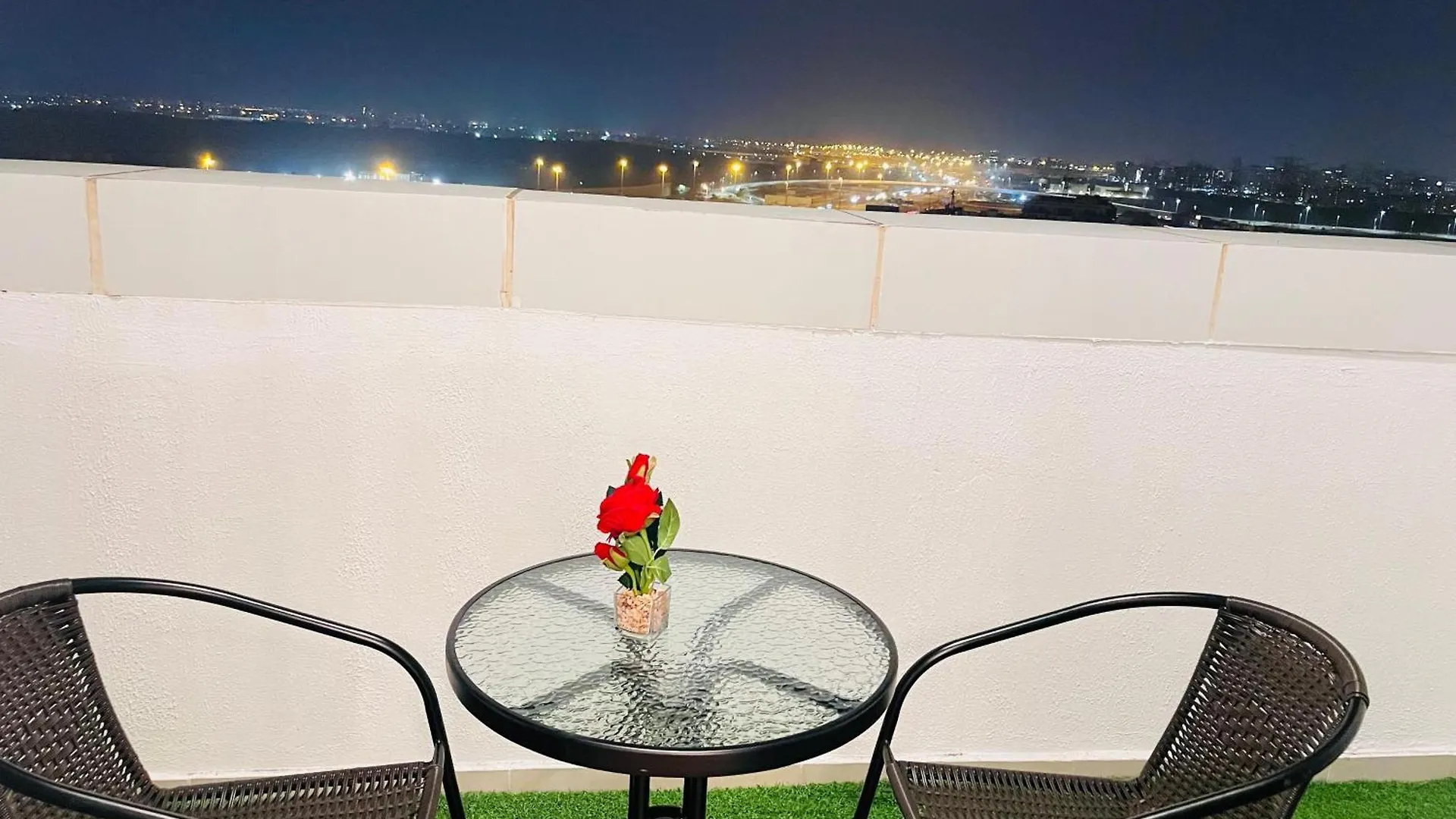Aesthetically Designed Lavish Apt, Near Marina Dubai Apartment