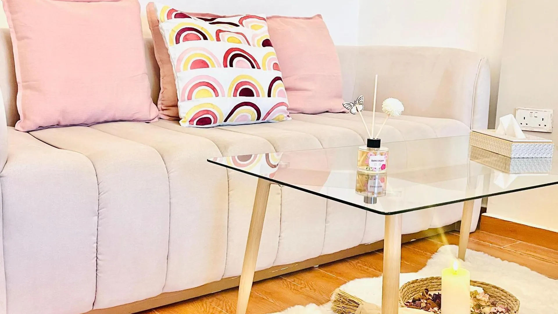 Apartment Aesthetically Designed Lavish Apt, Near Marina Dubai